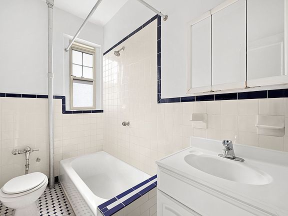 5th image of 99 Joralemon St APT 3C
