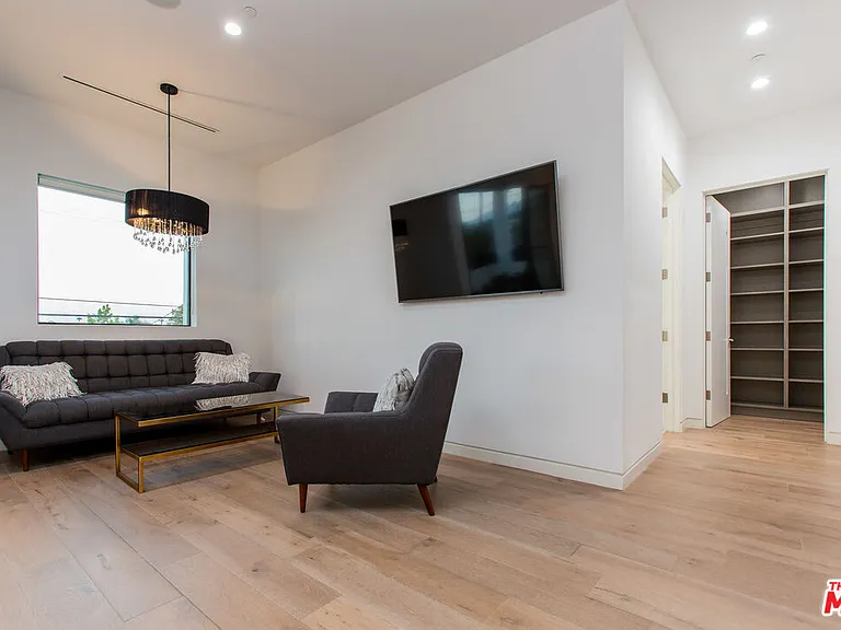 736 N Curson Ave — Photo 30