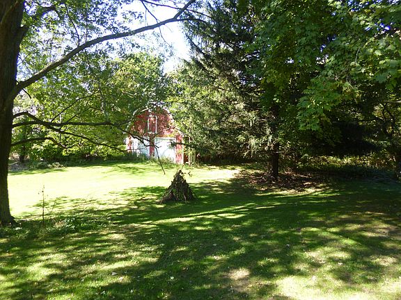 3rd image of 523 William St
