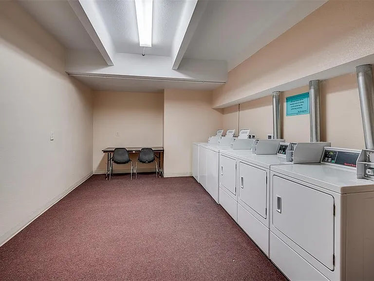 370 E La Bonte St #305 — Photo 10