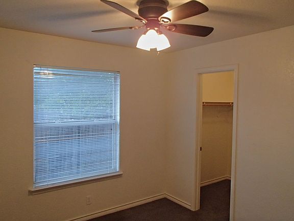 5th image of 304 Tamara Dr APT A