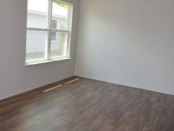 4th image of 1826 Castroville Trl #A