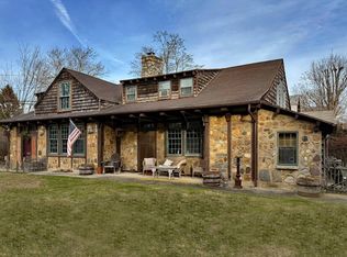 10 John St, Southampton, NY 11968