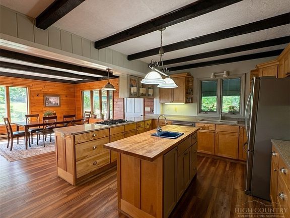 5th image of 867 Ski Acres Drive