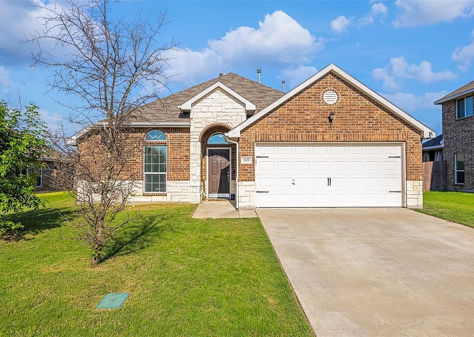 1st image of 1925 Ridgecrest Dr