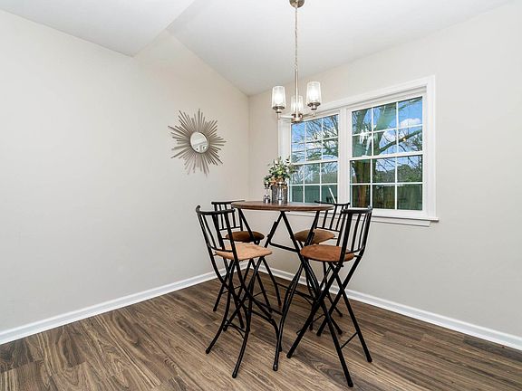 5th image of 395 Pear Ridge Cir