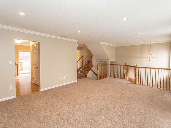 4th image of 649 Village Dr