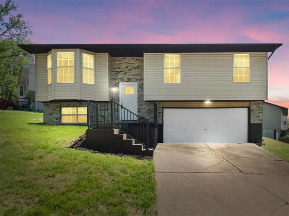 1125 Oregon Trails Dr, Imperial, MO 63052