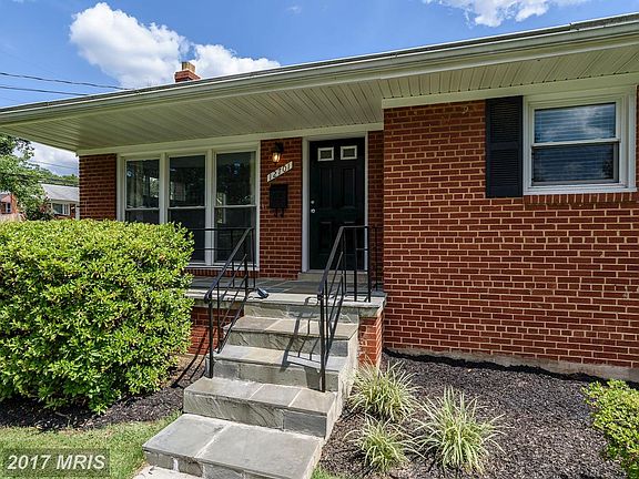 3rd image of 12701 Robindale Dr