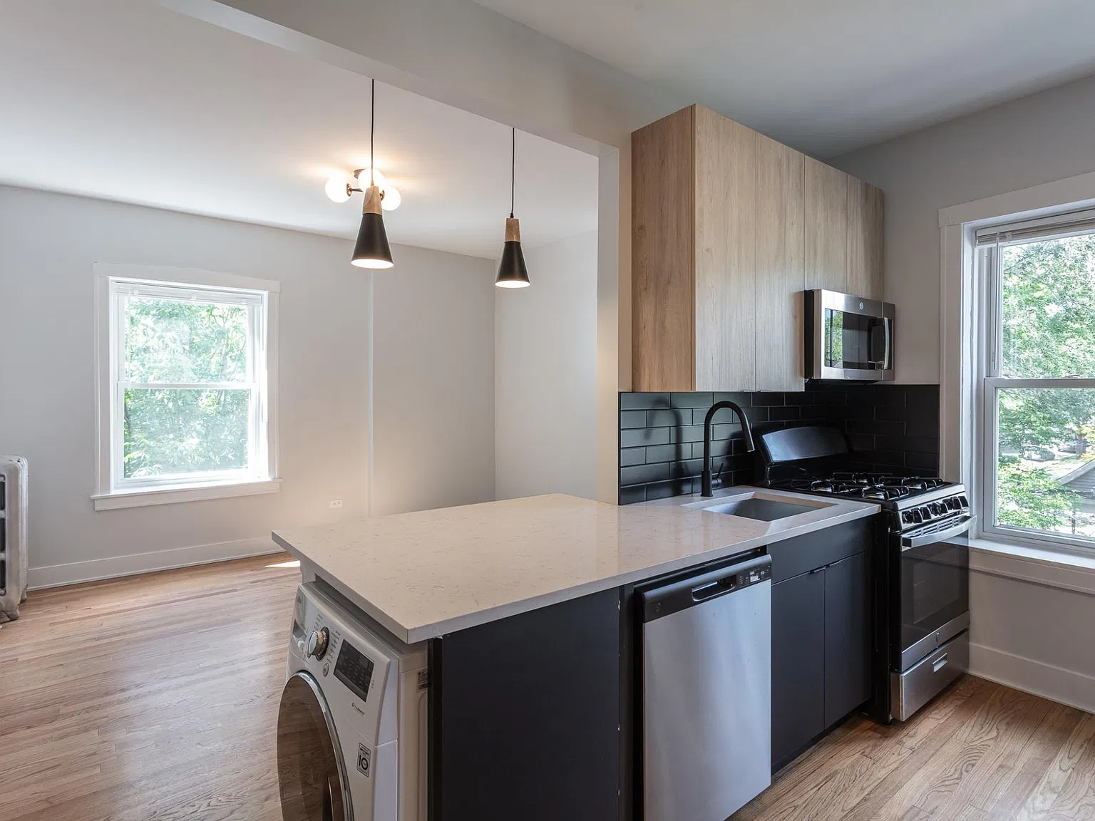 4015 N Lowell Ave — Photo 4