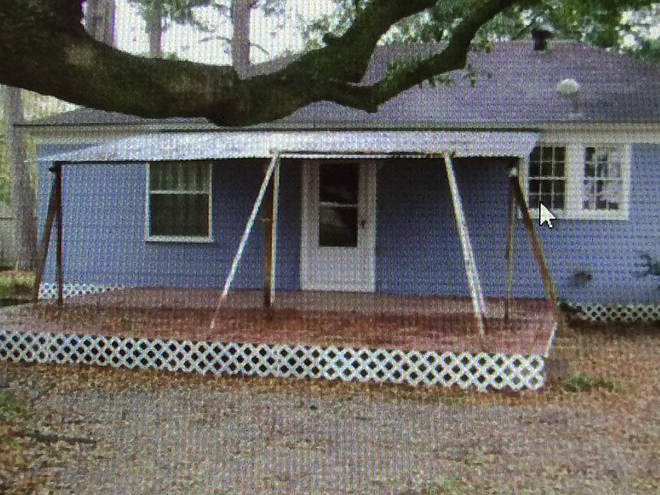 2nd image of 3809 Yale St