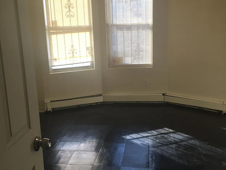 782 Grove St #2 — Photo 3