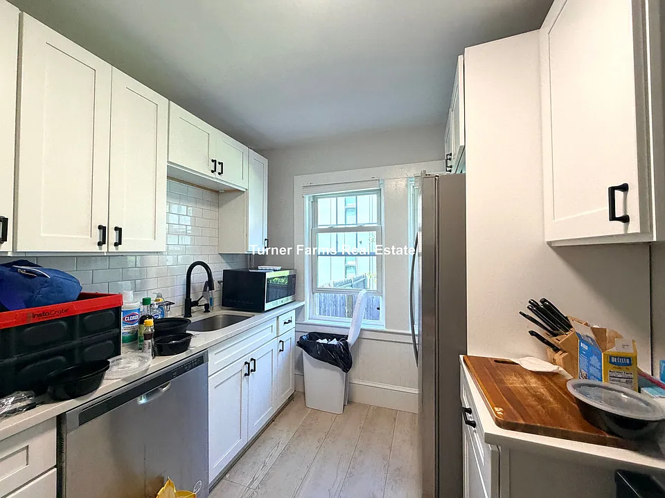 254 Main St #1F
