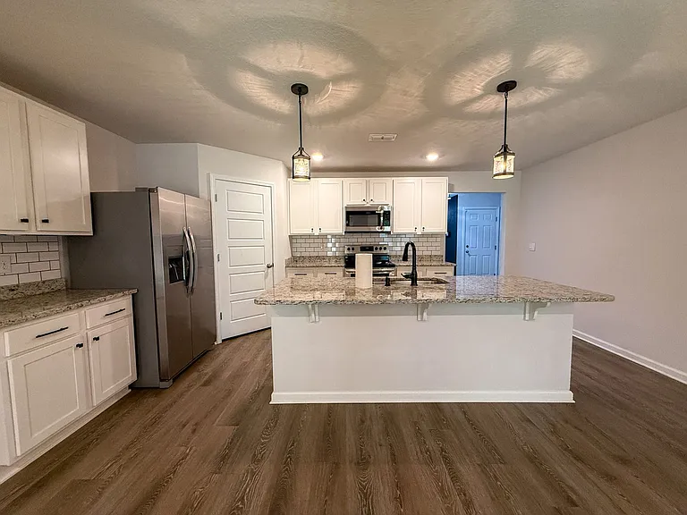 6352 Burrow Ln — Photo 4
