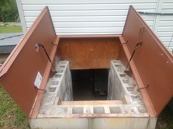 4th image of 349 Jim Taylor Ln