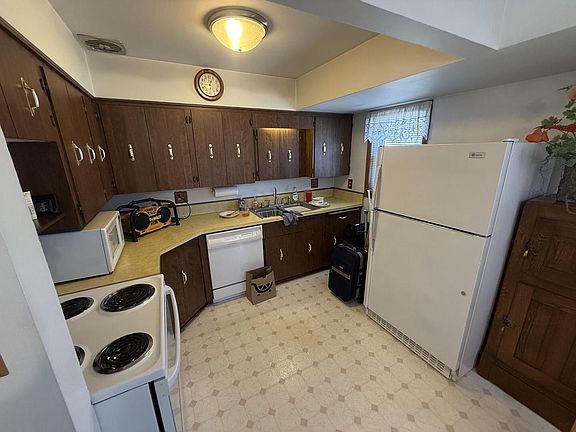 3rd image of 3328 S 68th STREET