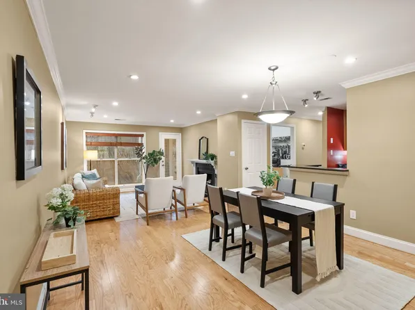 10303 Appalachian Cir APT 105, Oakton, VA 22124