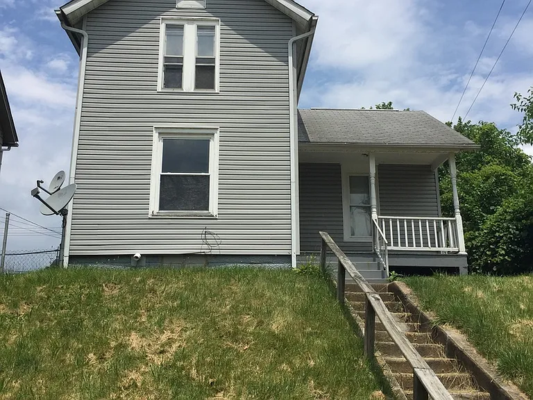 374 Seroco Ave — Photo 1