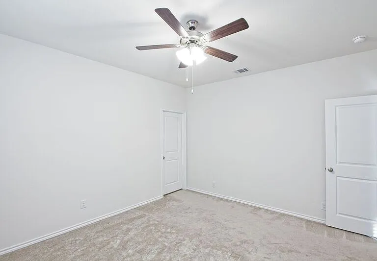 1111 Emerald Gate Dr — Photo 4