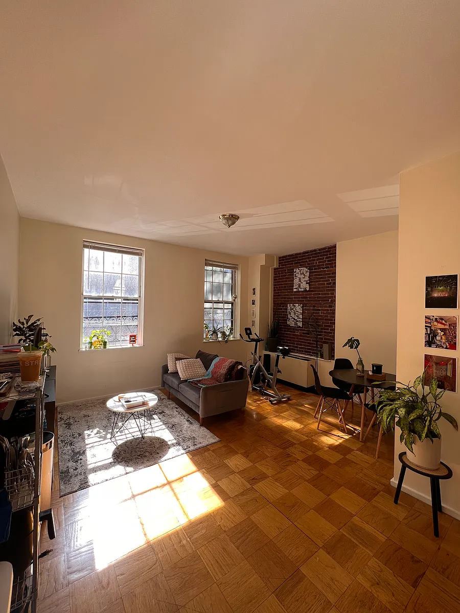 Building Photo - 13 Bowdoin St #1C