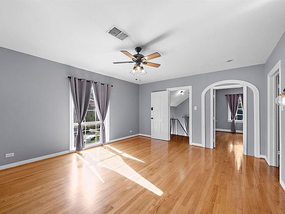 2nd image of 3408 Roseland St APT 2
