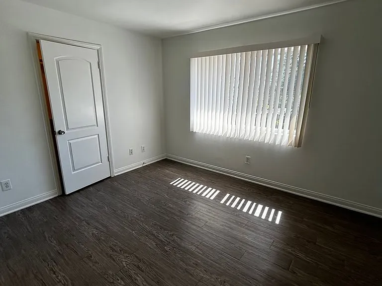 14359 Haynes St — Photo 12