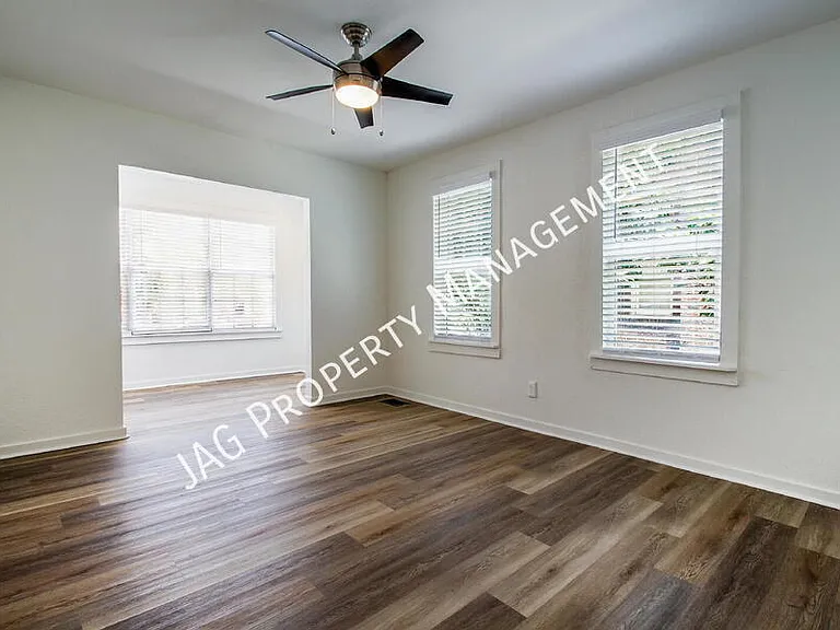 2892 College St #2 — Photo 7