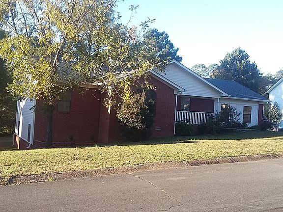 4th image of 1508 Oakwood Cir
