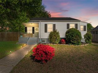 1521 Summit Ave, Greensboro, NC 27405