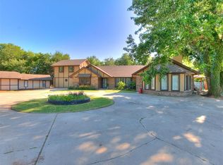 35 McKenzie Dr, Chickasha, OK 73018