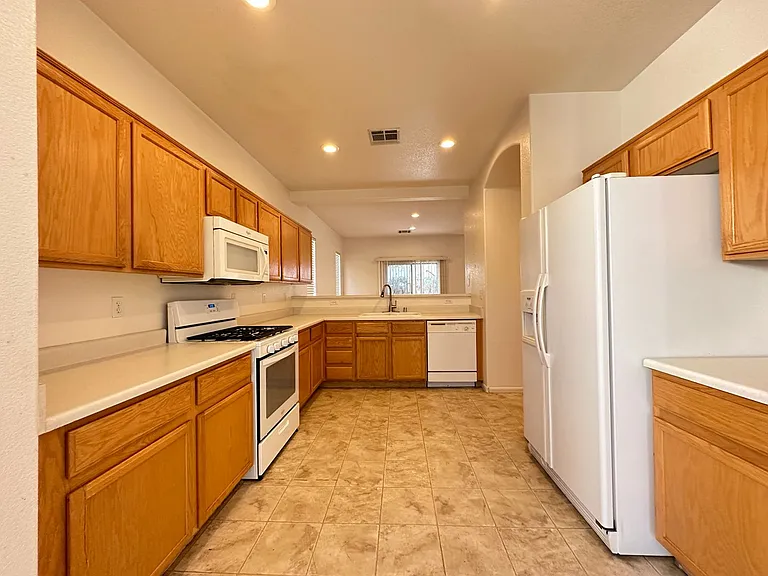 10440 Anacostia St — Photo 12