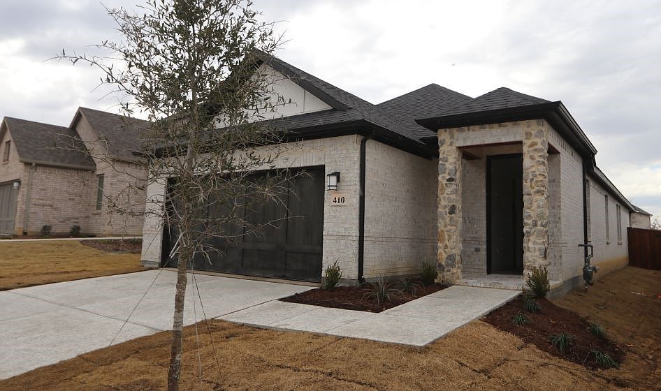 1st image of 410 Cherry Laurel Dr