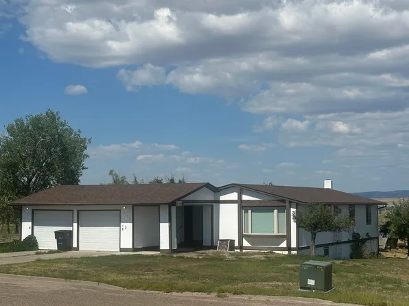 1104 C St, Edgemont, SD 57735