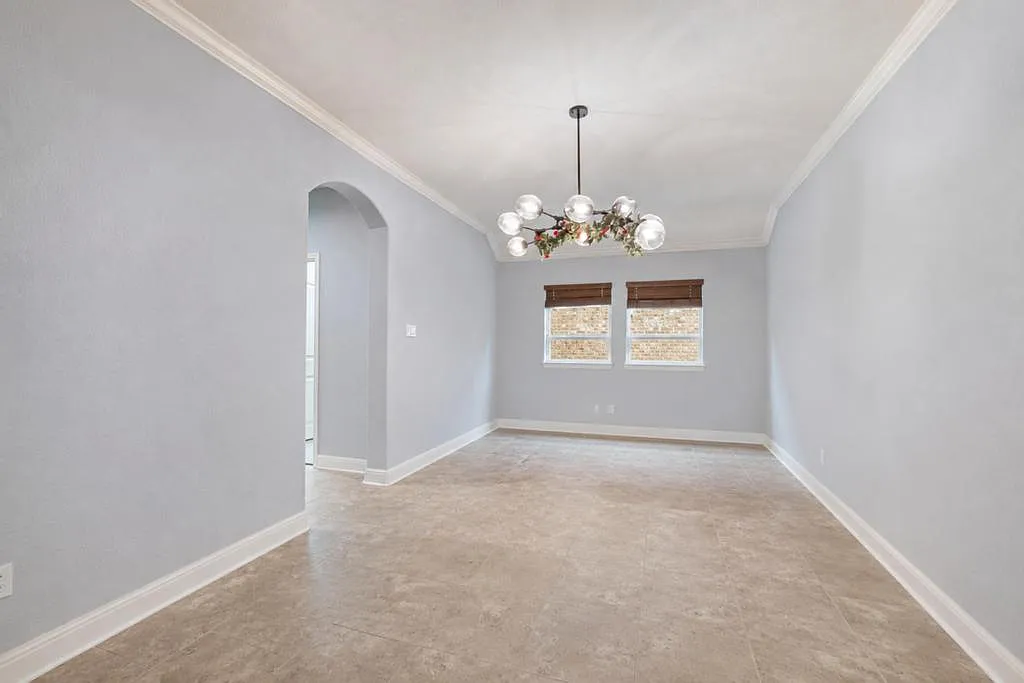 4 bed, 2866 sqft, $2,725 — Photo 4