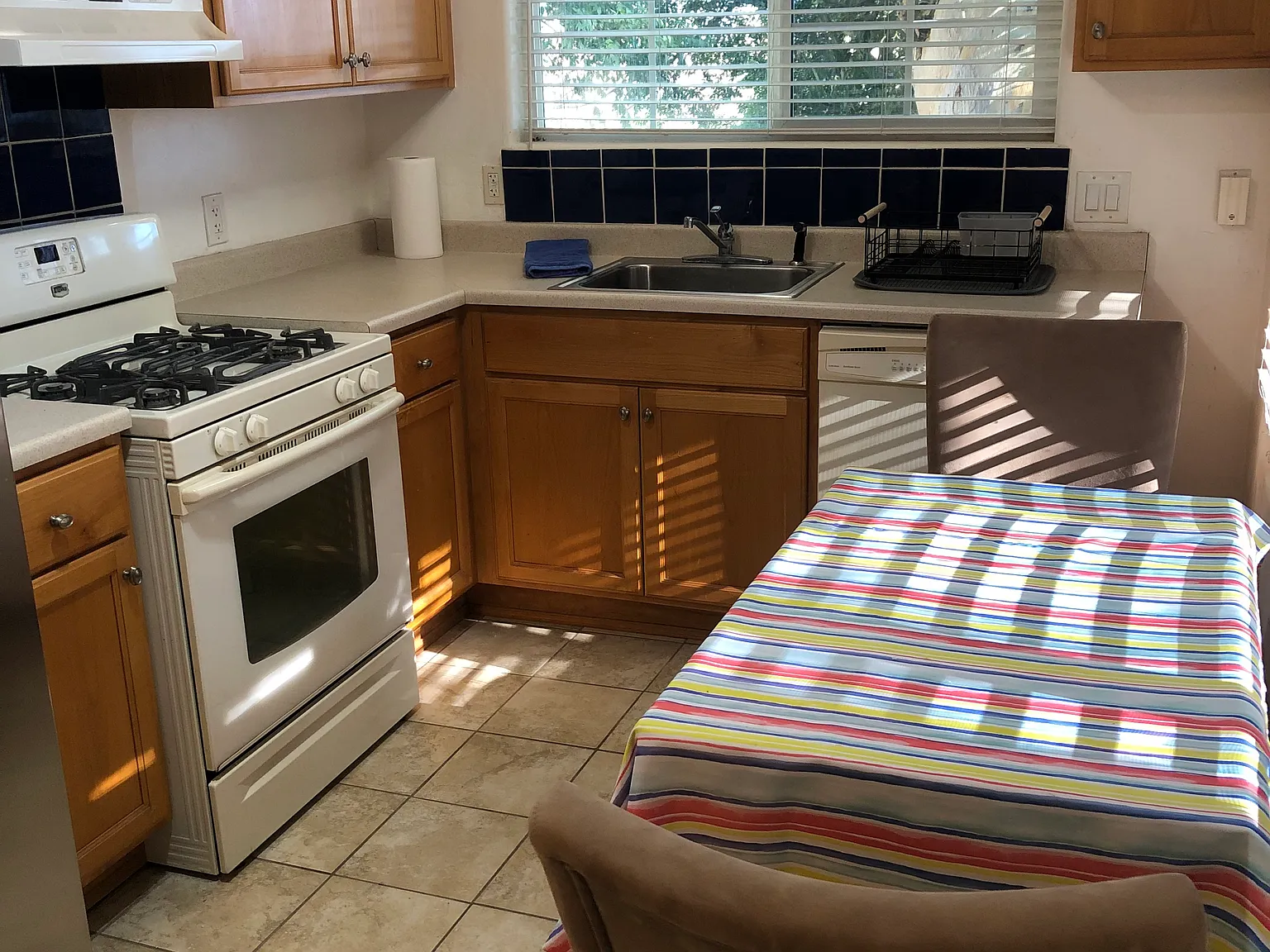 9890 Shadow Rd — Photo 2