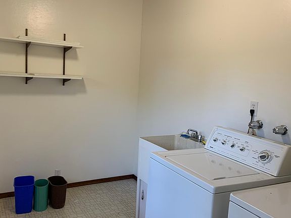 5th image of 937 Eichler Dr