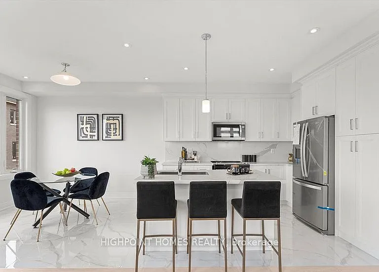 77 Schmeltzer Cres — Photo 12