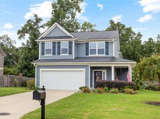 117 Wood Hill Dr, Smiths Station, AL 36877