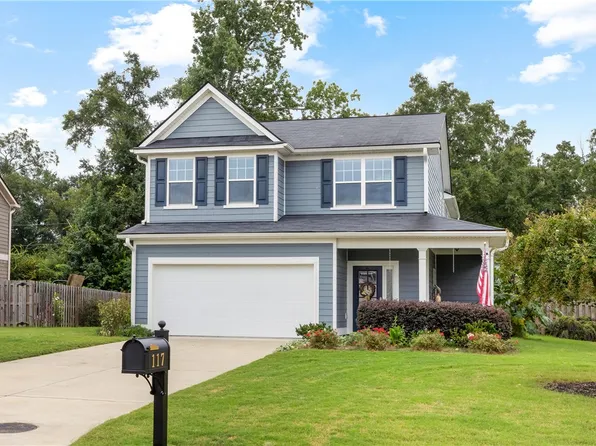 117 Wood Hill Dr, Smiths Station, AL 36877