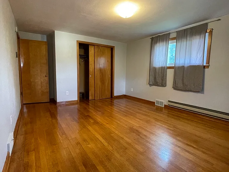 904 Pratt Dr — Photo 12