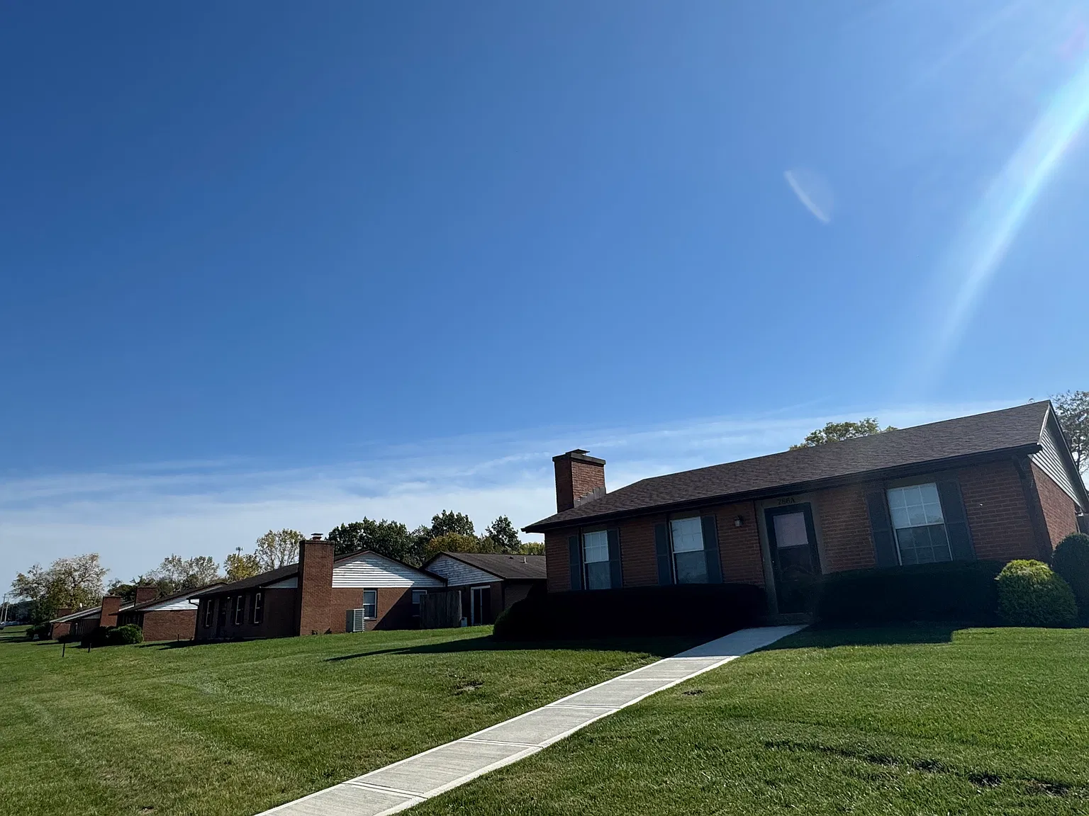 786 Royal Ridge Dr — Photo 1