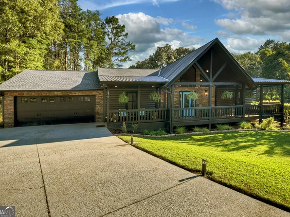 275 Autumn Ridge Dr, Mineral Bluff, GA 30559