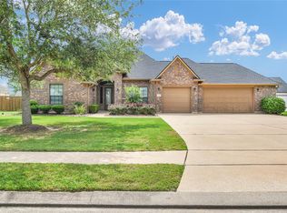 1100 Southern Oaks Dr, Angleton, TX 77515