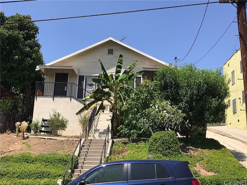 2nd image of 205 S Park View St