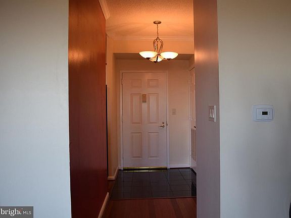 4th image of 2121 Jamieson Ave #1-2110