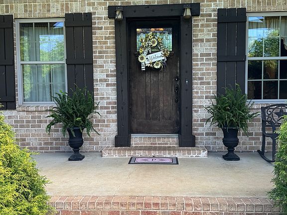 2nd image of 375 Autumn Ridge Ln