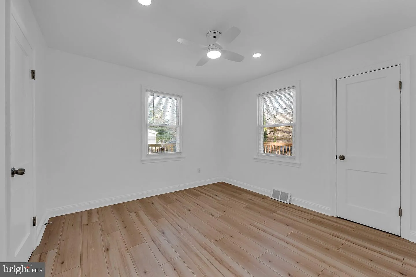 3 bed, 1.5 bath, 1164 sqft, $2,500 — Photo 3