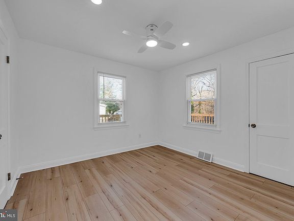 3rd image of 6212 Suitland Rd #1