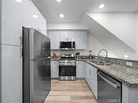 5th image of 7239 N Cedar Rd