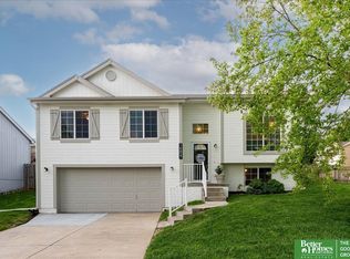 14827 Mary St, Omaha, NE 68116